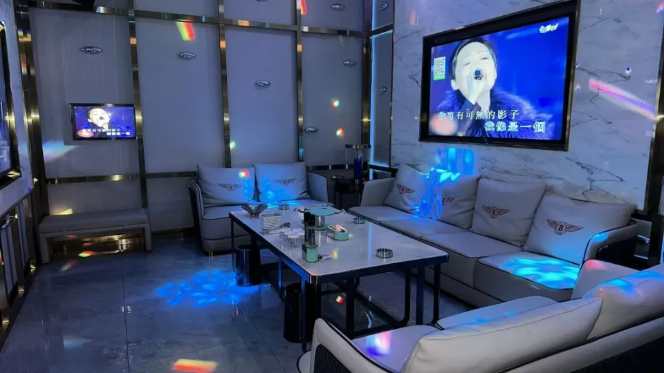 南宁皇家一号几个女生去安不安全?